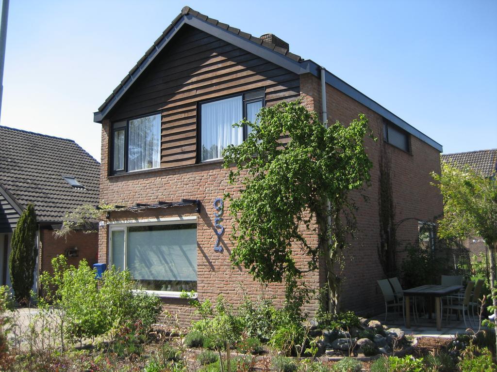 Bed And Breakfast De Mozaiektegel อูเดน ภายนอก รูปภาพ